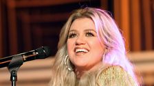 Kelly Clarkson Has 1 Request For Concertgoers Throwing Things At Singers