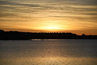 Man dies when boat sinks on Lake Pueblo, two others rescued