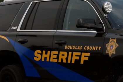 Man exposes himself to victim in Douglas County park