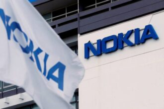 Nokia warns of profit due to slowing economy and rising inflation