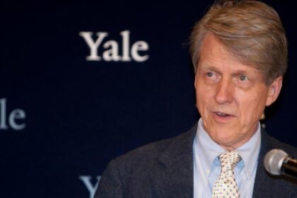 Robert Shiller says the decade-long rally in home prices could end as the Fed completes its walking cycle