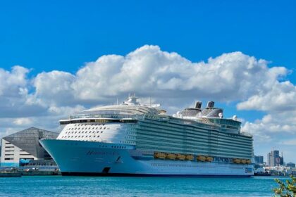 Royal Caribbean Stock Soars on Earnings. Carnival, Norwegian Cruise Line Lifted.