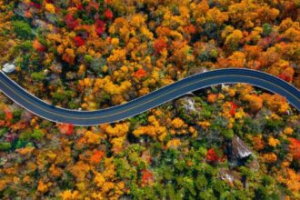 This East Coast Mountain Range Offers The Most Scenic Fall Drive Across 3 U.S. States