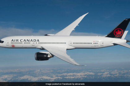 2 Women Passengers Kicked Off Air Canada Flight For Refusing To Sit In Vomit-Covered Seats
