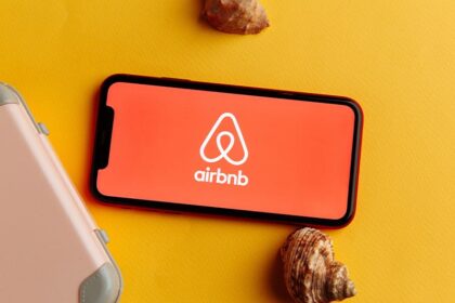 New S&P 500 Entrant Airbnb And DKNG Lead 5 Stocks Near Buy Points