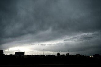 Rotating thunderstorm passes over Arapahoe County