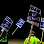 How does autoworker union pay compare to other hourly jobs?