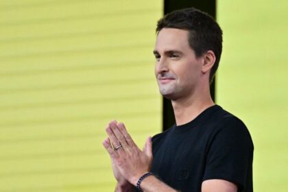Snap stock jump more than 11% after earnings beat