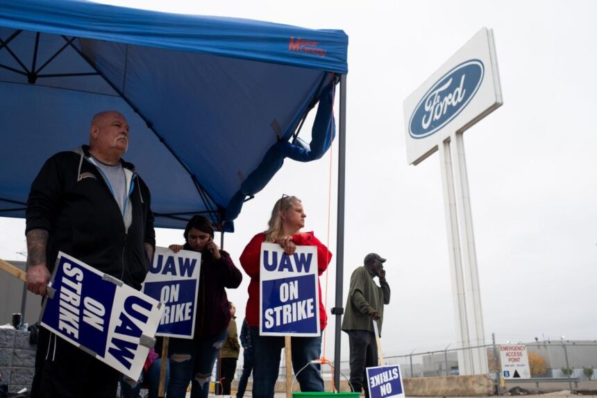UAW Foregoes Strike Expansion as President Sees ‘More to Be Won’