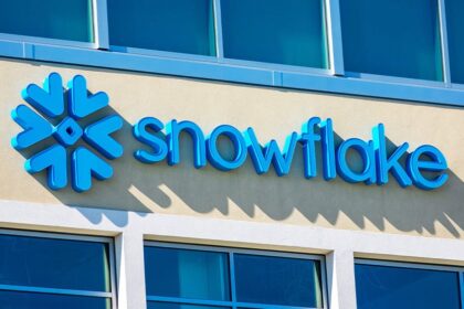 SNOW Stock: Snowflake Earnings, Revenue Top Estimates As Cloud Spending Rebounds