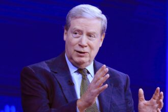 Stanley Druckenmiller says government needs to stop spending like 'drunken sailors,' cut entitlements