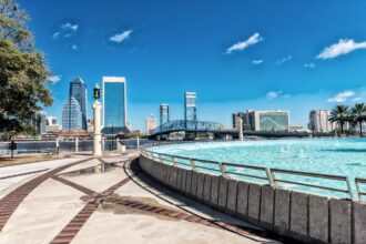 Jacksonville skyline and fountain, Florida