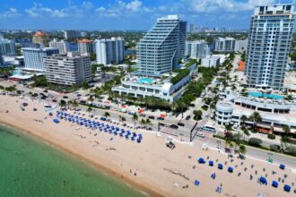 Aerial-view-of-the-W-Hotel-in-Fort-Lauderdale