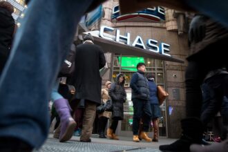 JPMorgan Chase, Wells Fargo cut overdraft revenue to $2 billion in 2023