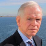 Stay away from US stocks, expect the AI bubble to burst, and brace for a recession, elite investor Jeremy Grantham says