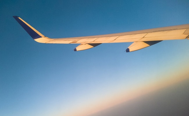 UK Passenger Spots Silver Tape On Wing Of His Boeing 787 Flight From Manchester To Goa