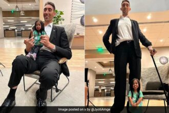 World's Tallest Man And Shortest Woman Reunite After 6 Years In US, See Pics