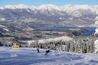 Skier dies after crashing into tree at Colorado's Keystone Resort