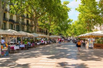 Barcelona To Ban Low-Quality Offensive Tourist Shops