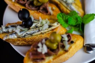 These Are The TOP 5 Dishes Tourists Visiting Spain Dislike The Most