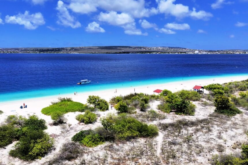 Klein Bonaire Beach At Kralendijk In Bonaire Netherlands Antilles. Island Beach Blue Sea Beaches Scenery Stunning Day