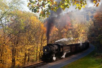Frostburg Flyer train in fall