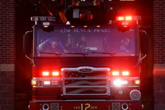 South Metro Fire Rescue respond to vegetation fire on Mary Carter Greenway Trail