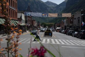 Telluride's parking experiment revs up controversy