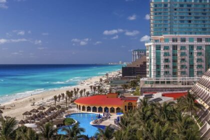 These 2 US Airlines Are Launching 5 New Nonstop Flight Routes To Cancun This Winter