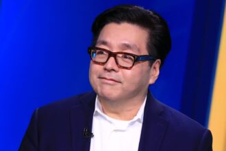 Tom Lee’s Granny Shots ETF rakes in $2 billion in AUM just 9 months after inception