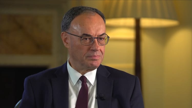 Bank of England governor denies rift with government over Revolut