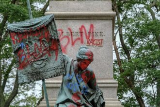 Confederate Statue Toppled In BLM Protests Is Returning -- Thanks To Trump