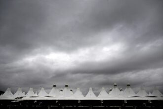 Hundreds of DIA flights delayed as thunderstorms hit metro Denver