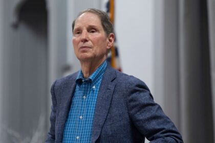 Two Firefighters Held At Washington ICE Detention Center Amid Wildfire, U.S. Representative Says