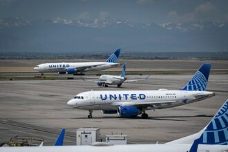 United flights in Denver grounded for 'technology issue'