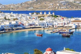 7 Destinations You Should Not Visit This Winter According To Travel Experts