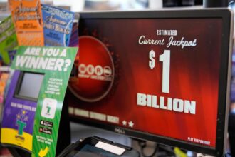 7 lottery tickets sold in Colorado won between $50,000 and $1 million