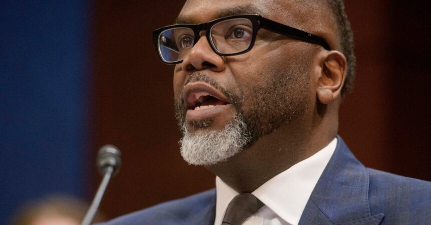 Chicago Mayor Signs Order Over 'Escalating Threats From The Federal Government'