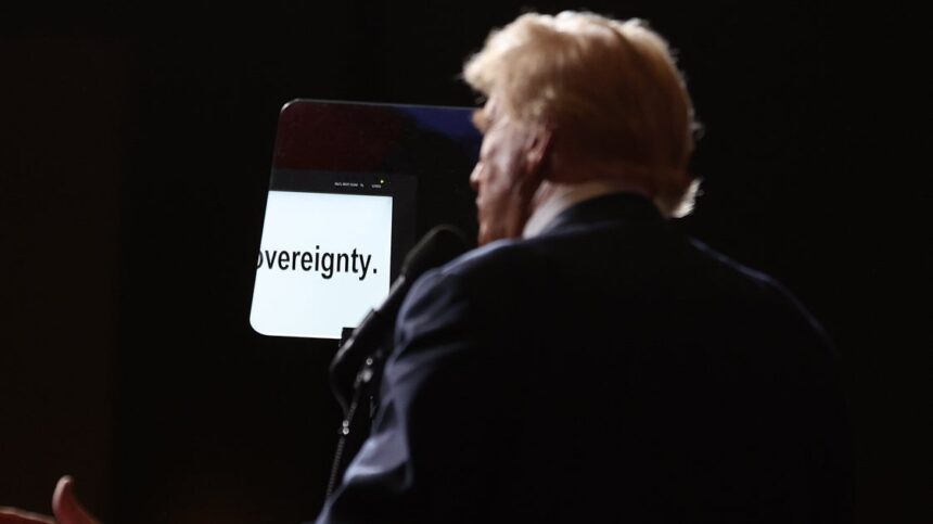Obama Photographer Outs Trump’s Teleprompter Rage With A Single Snap
