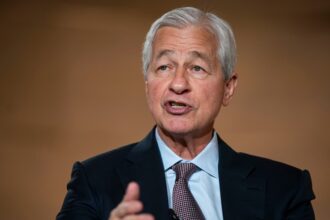 Auto bankruptcies reveal 'early signs' of lending excess