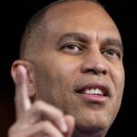 Hakeem Jeffries Calls Out Trump On 1 'Stone-Cold Lie' About His Party