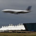 Windy day at Denver airport brings more than 250 flight delays