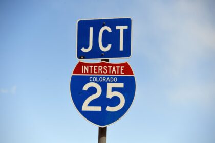 1 killed in Thanksgiving crash on I-25 in Denver