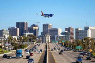 Flight Chaos Deepens as FAA Cuts Hit U.S. Airports Amid Government Shutdown