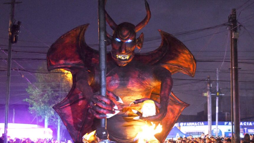 Effigy Of ‘Little Tyrant’ Trump Burned At Guatemala Festival