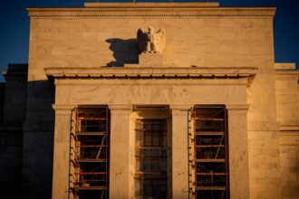 Fed votes to reappoint all of its regional bank presidents