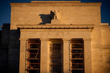 Fed votes to reappoint all of its regional bank presidents