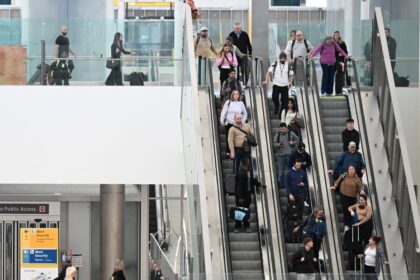 Ground stops, delays 'probable' at DIA during Wednesday windstorm