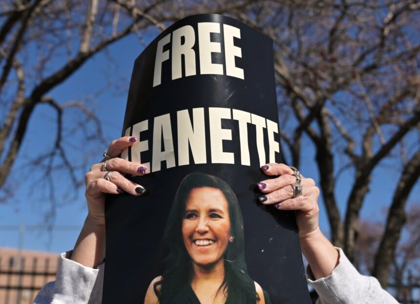 Jeanette Vizguerra, detained immigrant activist, can be released on bail, judge rules