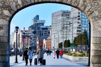 UK Prepares for Busiest Christmas Ever